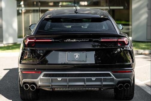 2020 Lamborghini Urus 