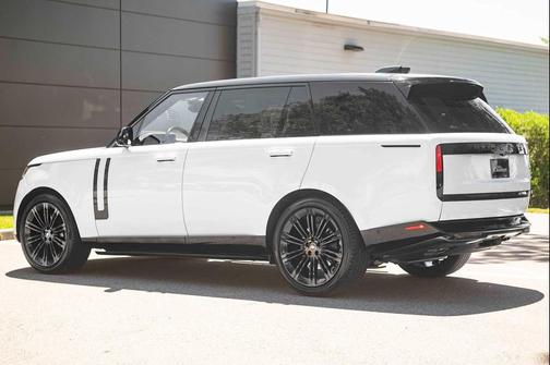 2023 Land Rover Range Rover P530 SE