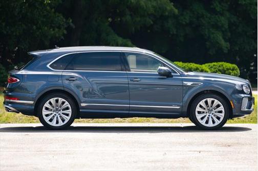 2024 Bentley Bentayga V8