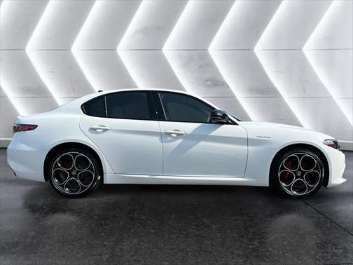 2024 Alfa Romeo Giulia Veloce AWD
