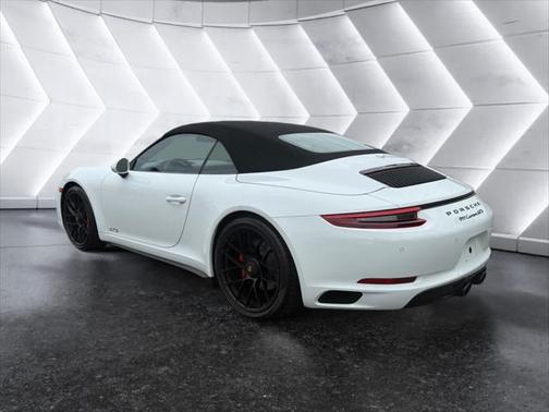 2018 Porsche 911 Carrera 4 GTS