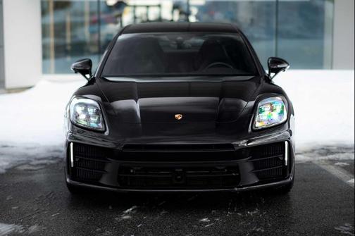 2025 Porsche Panamera 4