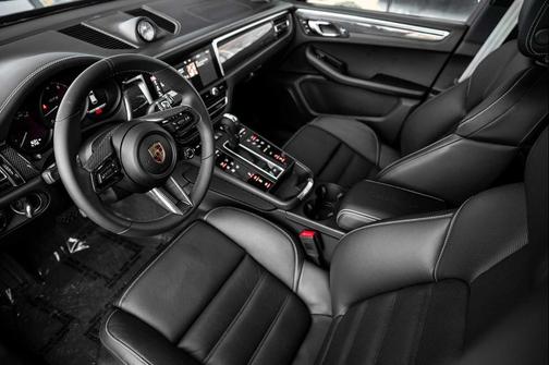 2025 Porsche Macan GTS