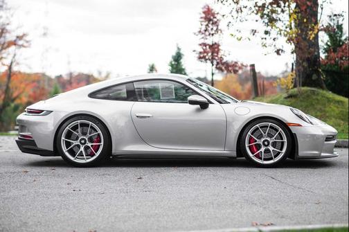 2022 Porsche 911 GT3 w/Touring Package