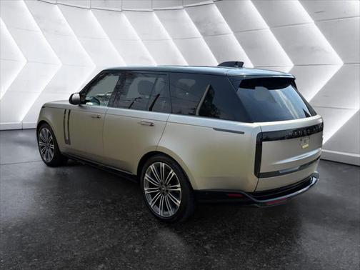 2023 Land Rover Range Rover P530 SE