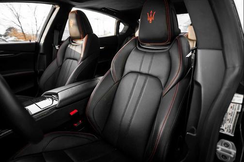 2024 Maserati Quattroporte Modena Ultima Q4