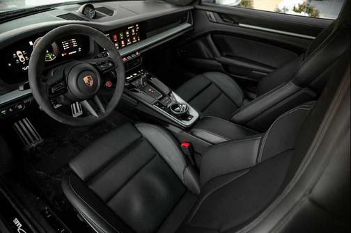 2025 Porsche 911 Carrera GTS