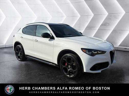 2025 Alfa Romeo Stelvio Sprint AWD