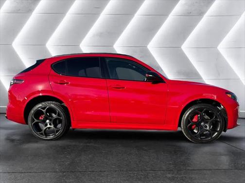 2025 Alfa Romeo Stelvio Ti