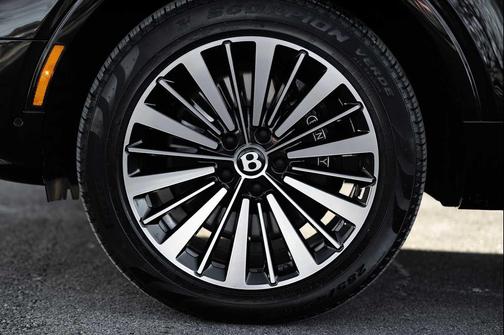 2024 Bentley Bentayga V8