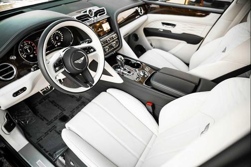 2024 Bentley Bentayga V8