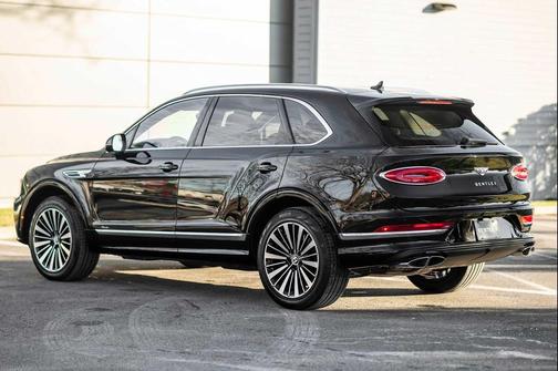 2024 Bentley Bentayga V8