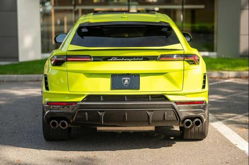 2024 Lamborghini Urus Performante