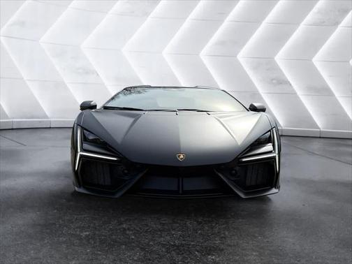 2024 Lamborghini Revuelto