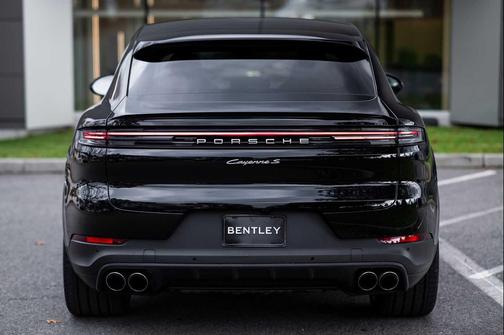 2024 Porsche Cayenne S