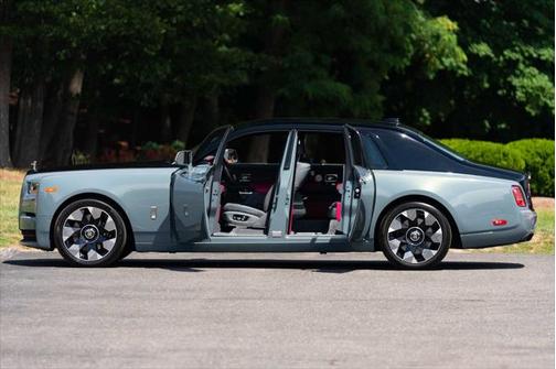 2023 Rolls-Royce Phantom