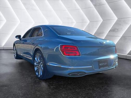 2023 Bentley Flying Spur Mulliner V8