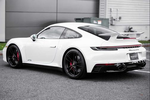 2022 Porsche 911 Carrera GTS
