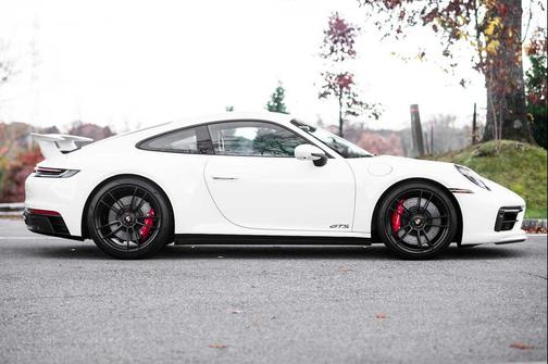 2022 Porsche 911 Carrera GTS
