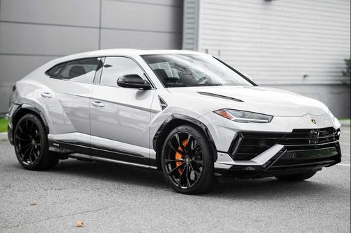 2023 Lamborghini Urus S