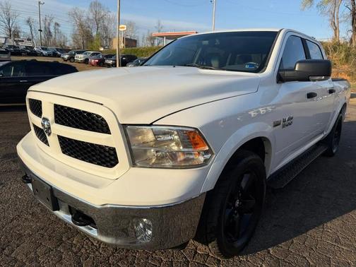 Bright White Clearcoat 2014 RAM 1500 SLT