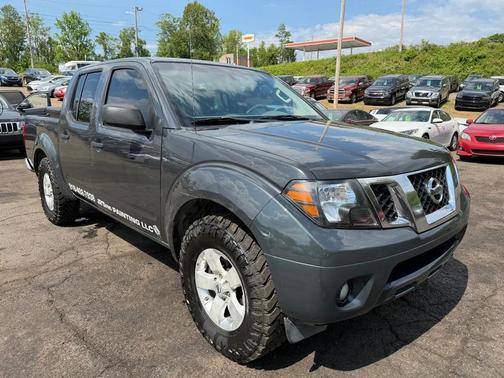 Gray 2012 Nissan Frontier SV
