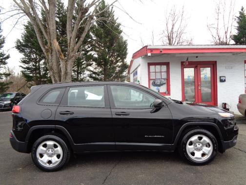 2017 Jeep Cherokee Sport