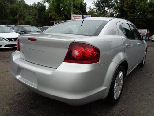 2012 Dodge Avenger SE