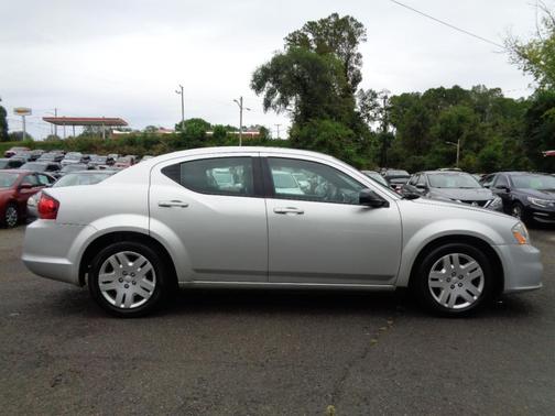 2012 Dodge Avenger SE