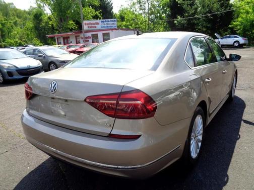 2017 Volkswagen Passat 1.8T SE