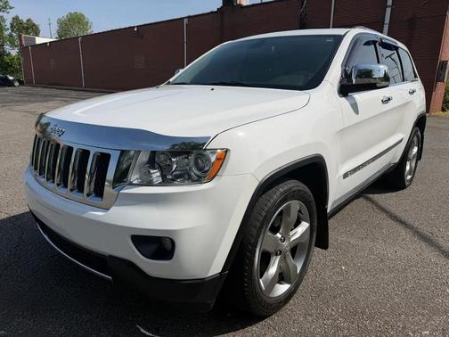 Bright White Clearcoat 2013 Jeep Grand Cherokee Overland