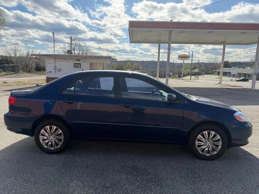 2004 Toyota Corolla LE