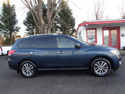 2015 Nissan Pathfinder SV