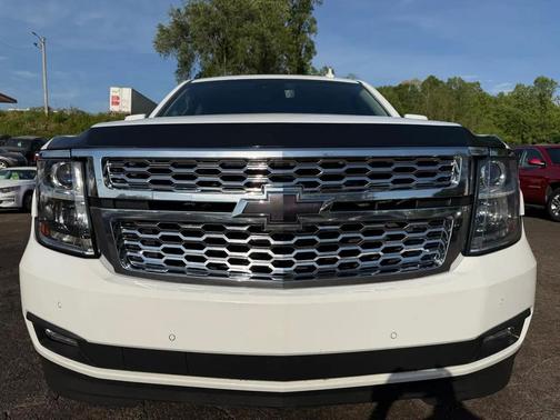 White 2015 Chevrolet Suburban 1500 LT