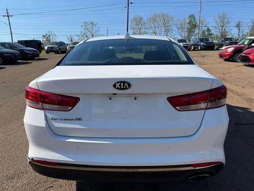 Snow White Pearl 2018 Kia Optima LX