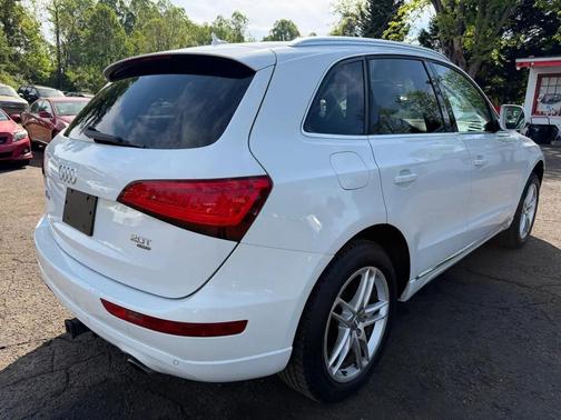 White 2013 Audi Q5 2.0T Premium Plus