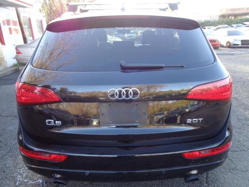 Black 2013 Audi Q5 2.0T Premium Plus