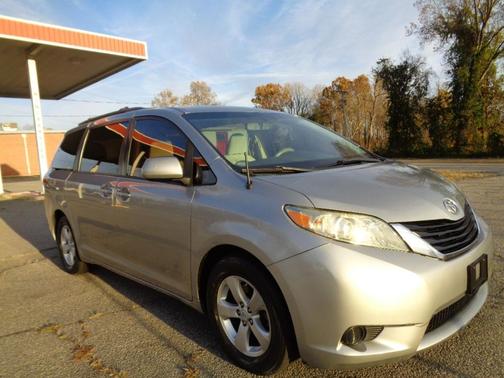 2012 Toyota Sienna LE