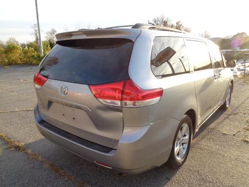 2012 Toyota Sienna LE