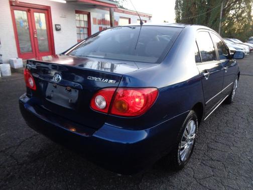 2004 Toyota Corolla LE