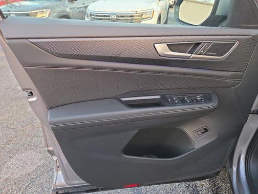 2025 Volkswagen Atlas Cross Sport 2.0T SEL Premium