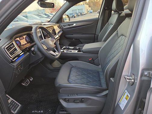 2025 Volkswagen Atlas Cross Sport 2.0T SEL Premium