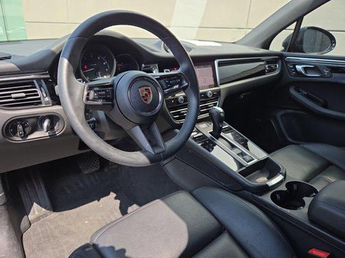 2023 Porsche Macan AWD