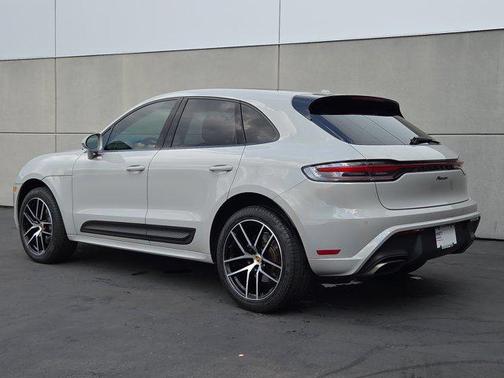 2022 Porsche Macan AWD