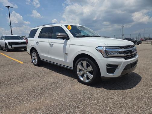 Star White Metallic Tri-Coat 2023 Ford Expedition King Ranch