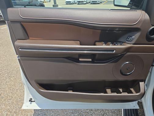 Star White Metallic Tri-Coat 2023 Ford Expedition King Ranch