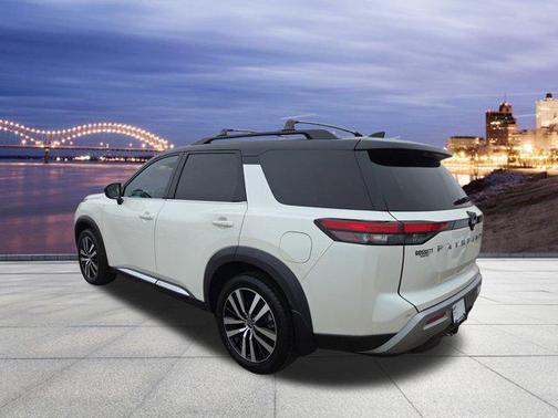 2023 Nissan Pathfinder Platinum 4WD
