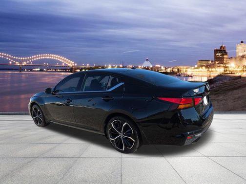 2024 Nissan Altima SR FWD