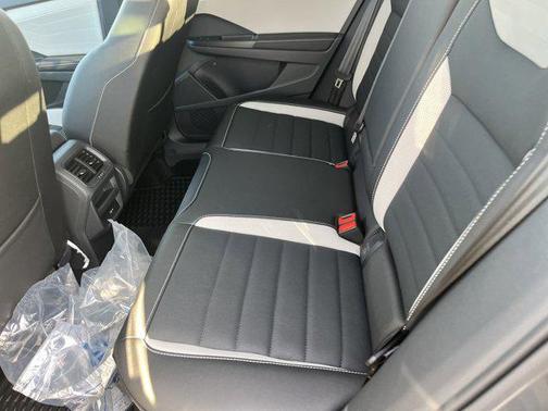 2025 Volkswagen Taos 1.5T SEL