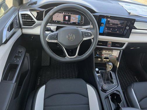 2025 Volkswagen Taos 1.5T SEL
